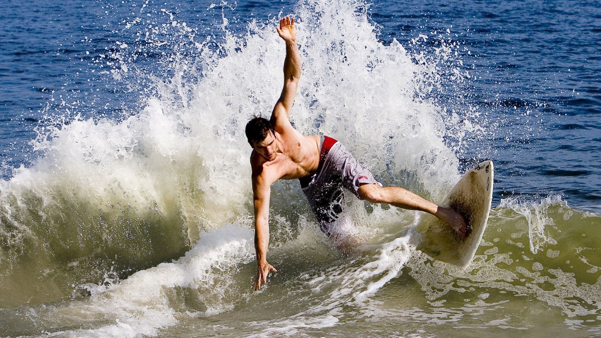 勇士队寻求第三冠,士气高涨,勇士三个冠军的对手是谁